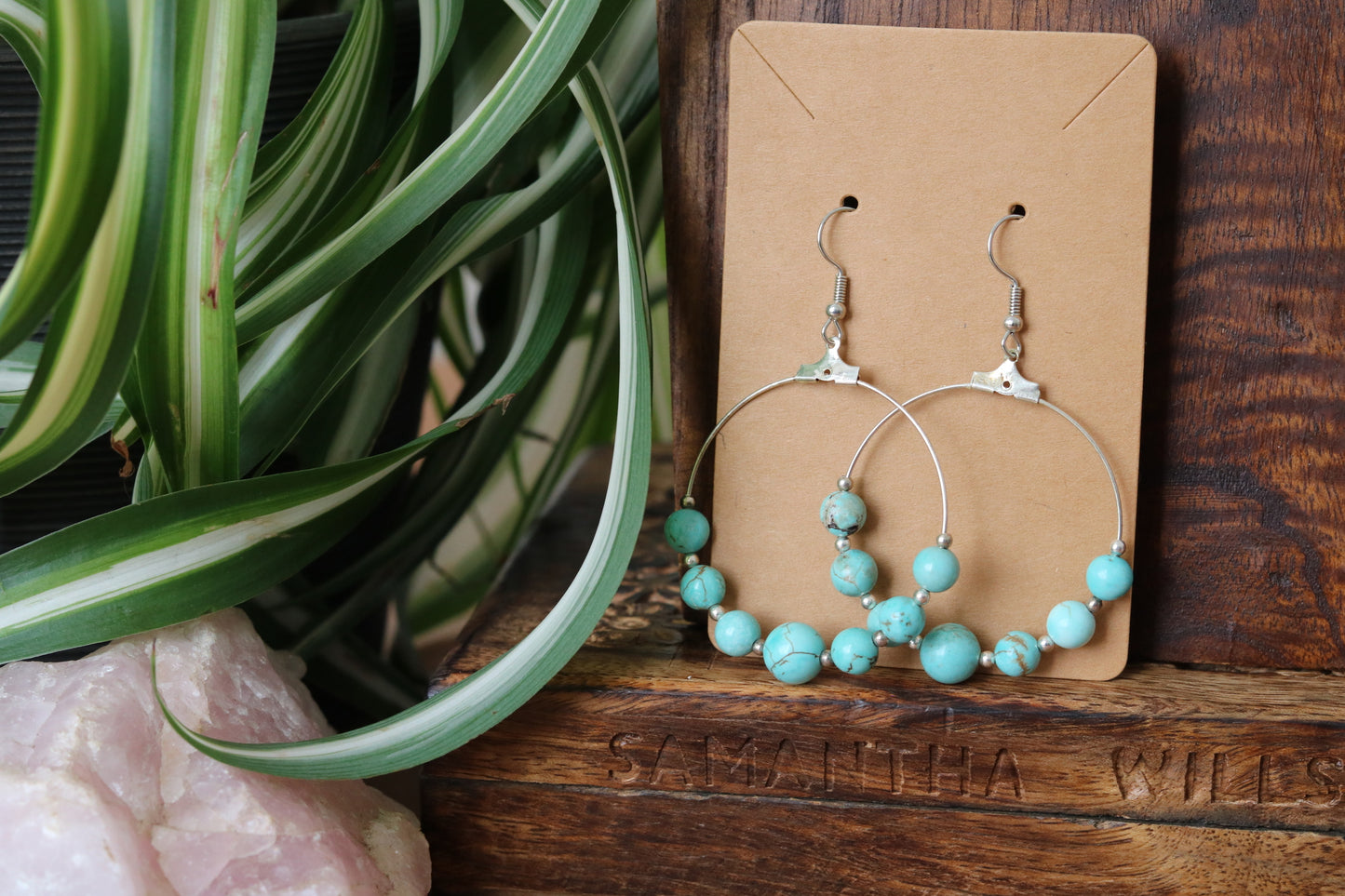 Loop earrings with beads