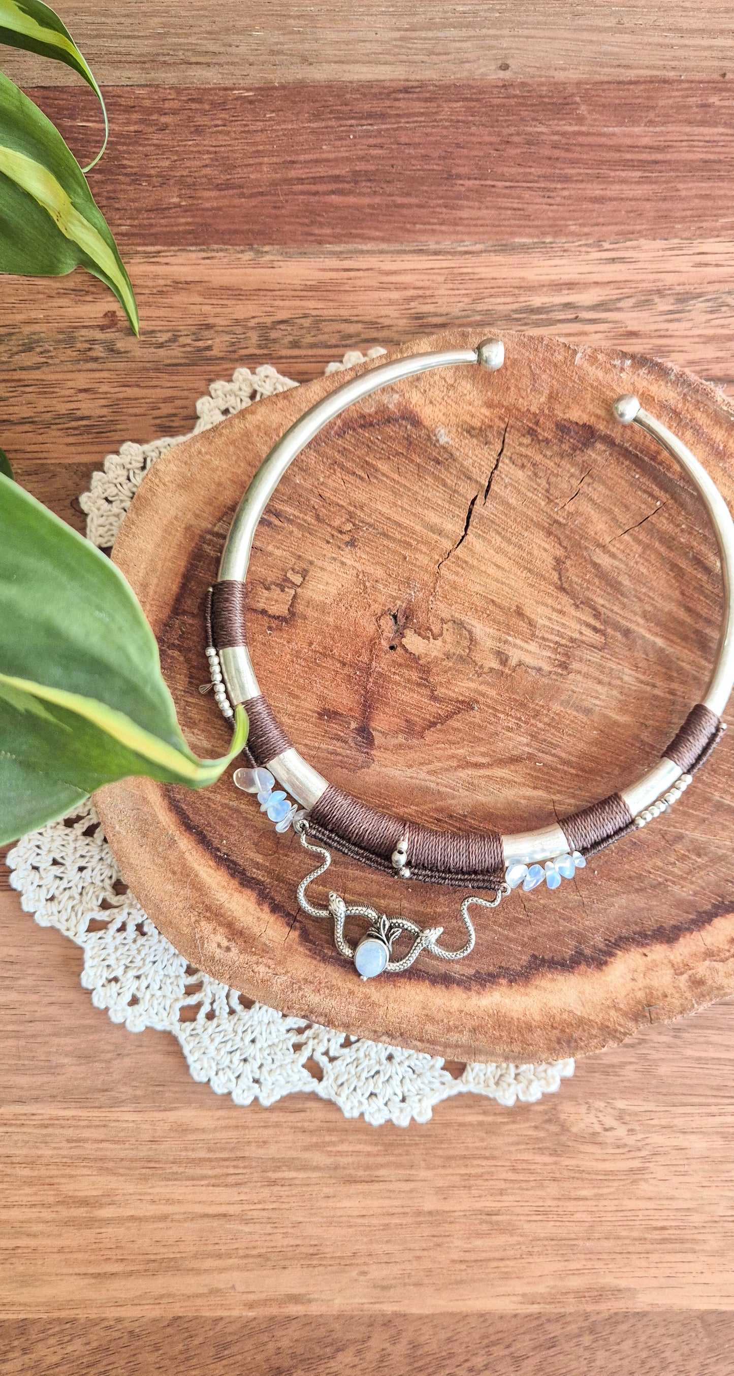 Aphrodite – Customisable Brass Torque Choker (Handmade Micro‑Macramé)