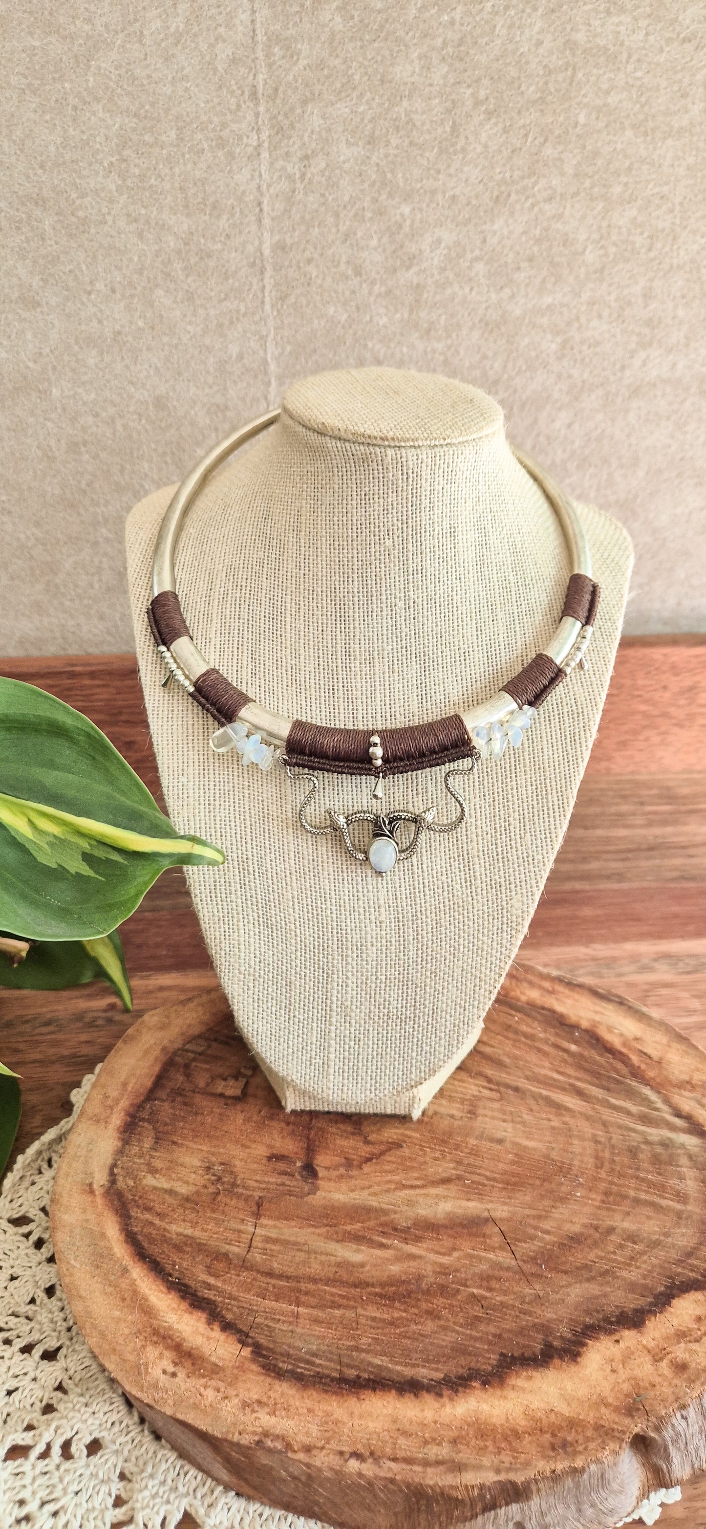 Aphrodite – Customisable Brass Torque Choker (Handmade Micro‑Macramé)