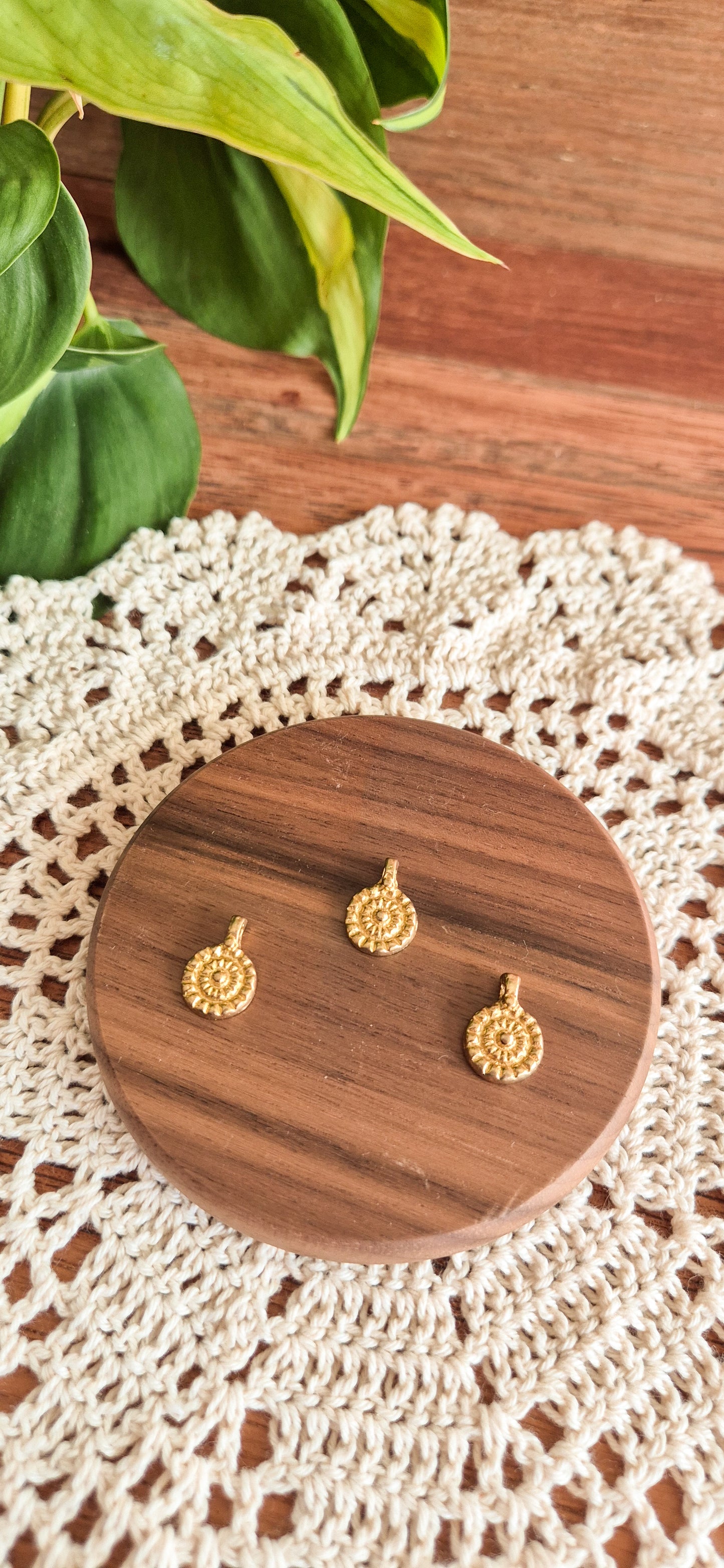 Lumi Charm - Small Round Brass Charms – Jewellery Making Supplies (Macramé & Beading)