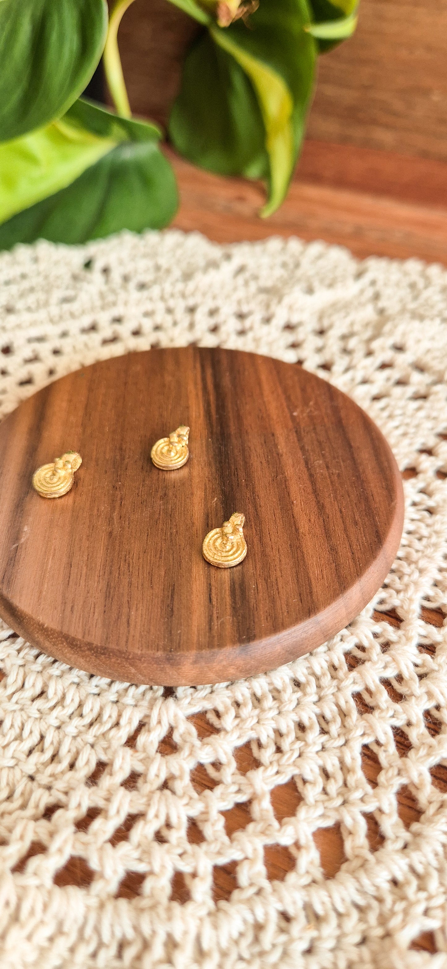 Cirra Charm - Round Raw Brass Charms – Jewellery Making Supplies (Macramé & Beading)