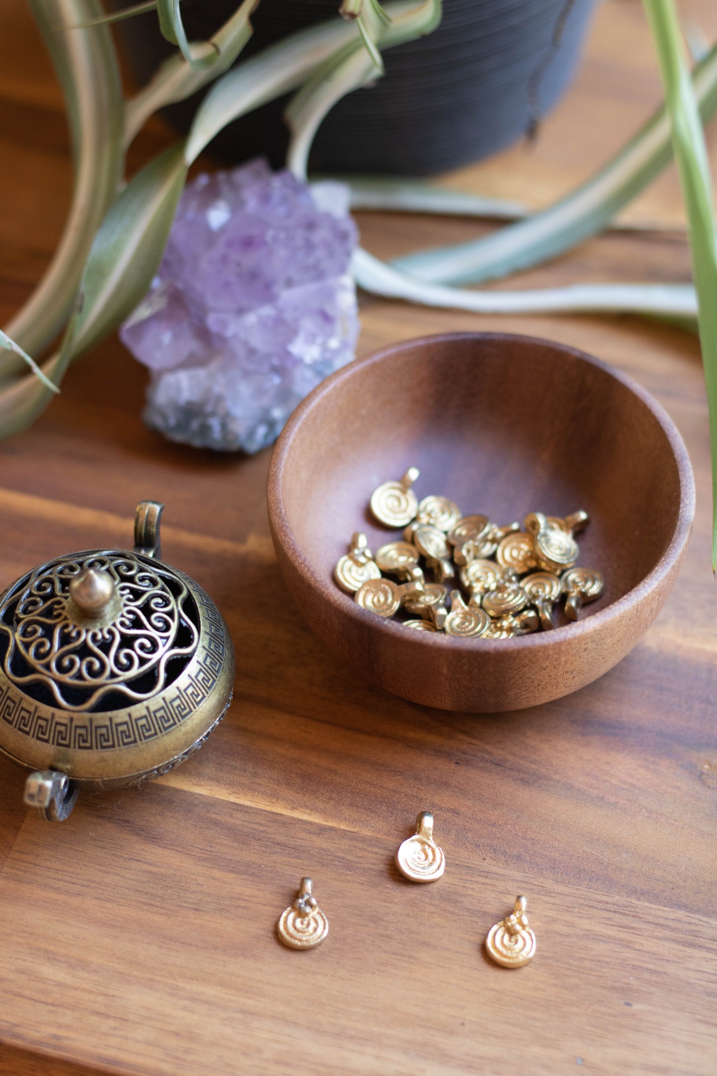 Round raw brass charms