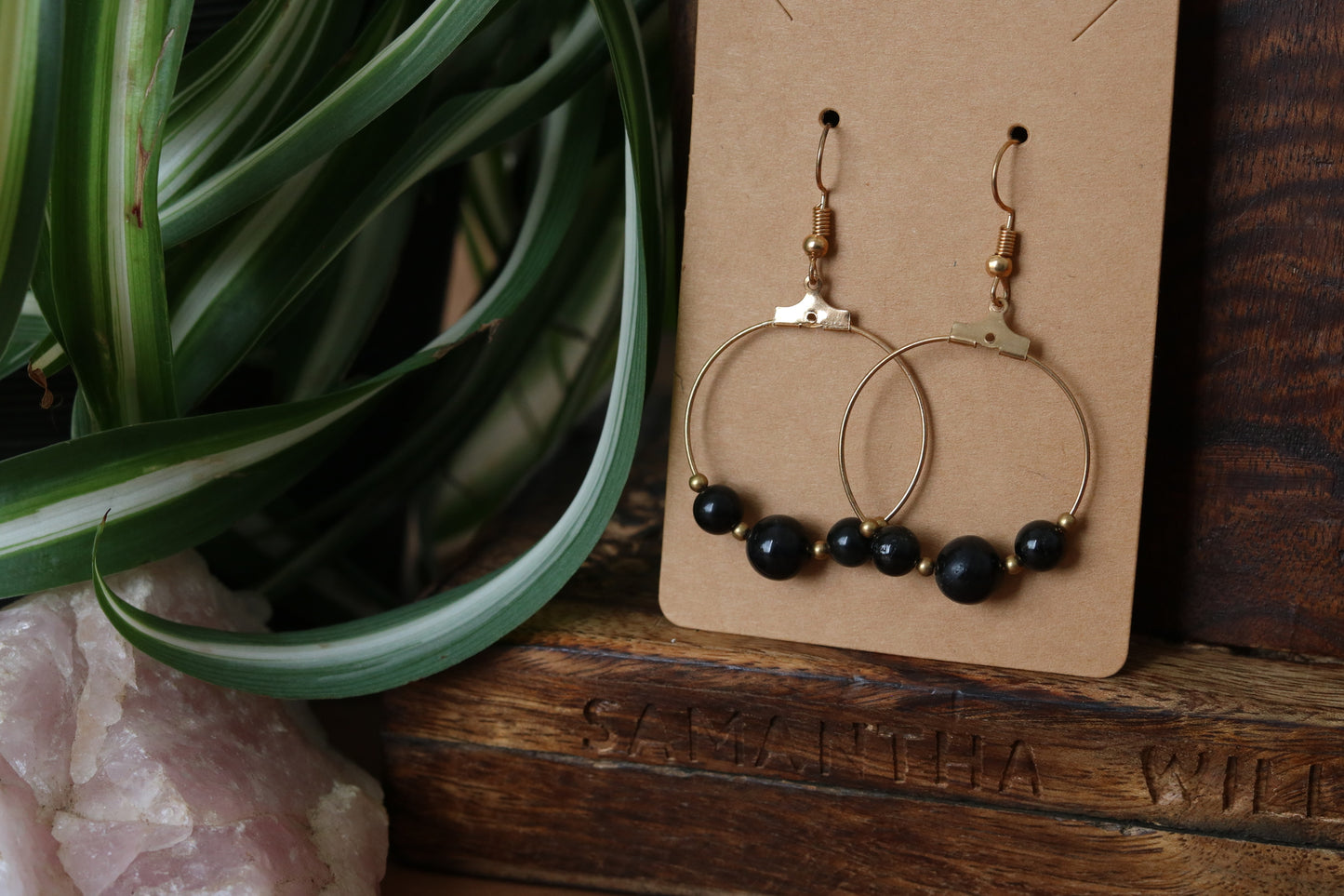 Loop earrings with beads