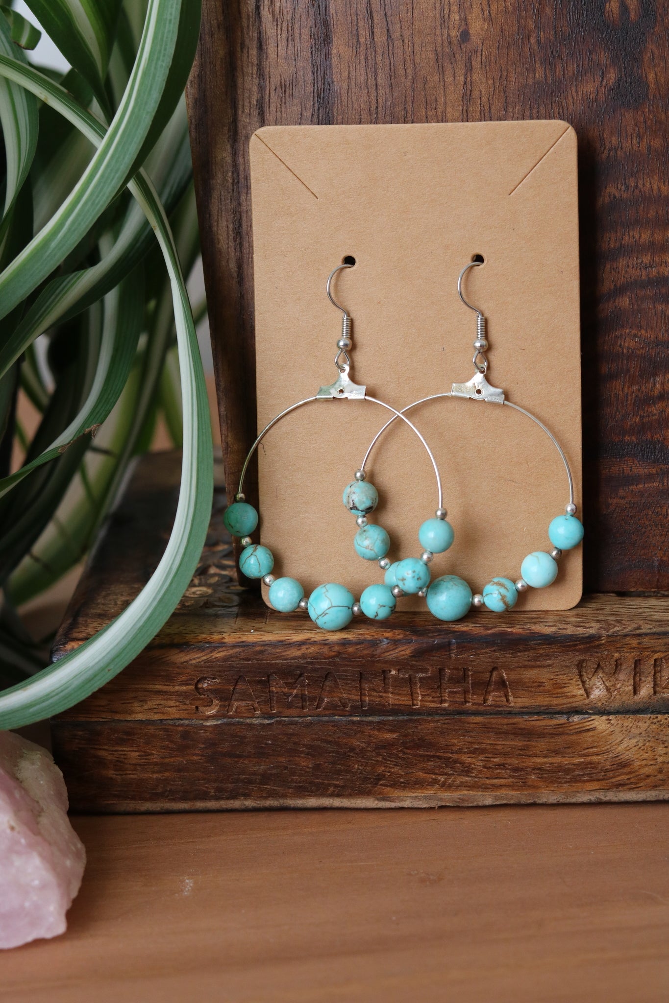 Loop earrings with beads